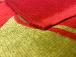 Liverpool FC Red & Gold Towel 70x140cm - Size: 70x140 cm - thumbnail 3