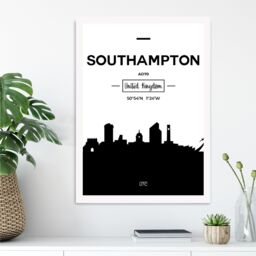ARTZE Southampton Black & White City Skyline Framed Print SIZE: A4 with White Frame - thumbnail 2