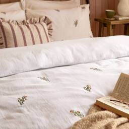 Wylder Josephine Embroidered 100% Cotton Muslin Duvet Cover Set in White - Size: Single - thumbnail 2