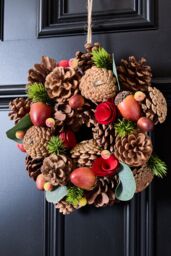 Dibor Traditional Woodland Treasures Front Door Autumn Winter Wreath 26cm in Brown - thumbnail 1