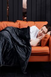 Ezysleep Super Soft Cosy Heated Fleece Throw Blanket With Adjustable Control in Black - thumbnail 2