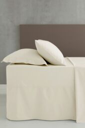 Catherine Lansfield 'Easy Iron Percale' Combed Polycotton 25cm Depth Sheet in Cream - Size: Super King Fitted