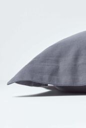 Homescapes Linen Oxford Pillowcase, King in Dark Grey - thumbnail 2