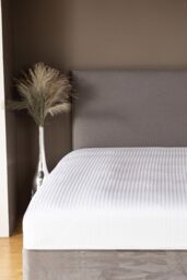 Belledorm Hotel Suite Satin Stripe 540 Thread Count 38cm Fitted Sheet in Light Grey - Size: Single - thumbnail 2