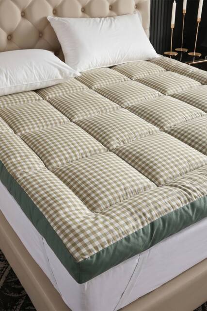 Living and Home 10cm Comfortable Quilted Mattress Topper in Green - Size: King - image 1