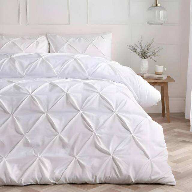 OHS Pintuck Bedding Set Microfibre Pinch Pleat Duvet Cover with Pillowcase in White - Size: Super King - image 1