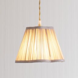 ValueLights Loralei Light Grey Pleated Faux Silk Scalloped Easy Fit Lamp Shade - Size: Small - thumbnail 3