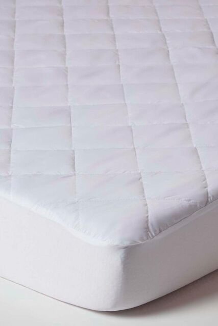 Homescapes Anti Allergy Mattress Protector in White - Size: Single - image 1