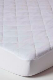 Homescapes Anti Allergy Mattress Protector in White - Size: Single - thumbnail 1