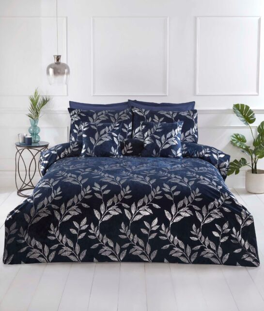 Rapport Home Como Floral Navy Polyester Filled Cushion (43x43 cm) - Size: 43 cm x 43 cm - image 1