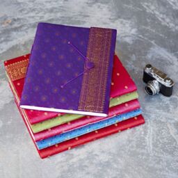 Paper High Extra Large Sari Fabric Photo Album in Red - thumbnail 2