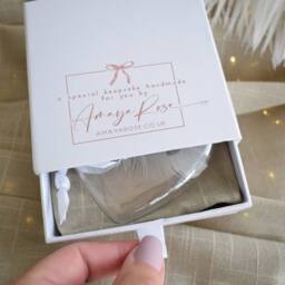 Amaya Rose Ltd Personalised In Memory of Feather Heart Christmas Bauble Gift Boxed in Clear - thumbnail 8