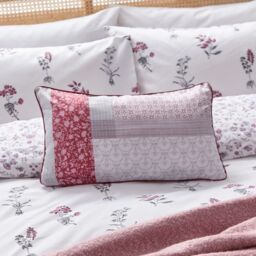 Helena Springfield 'Eloise/ Ashley' Cushion in Dark Pink - Size: 30 cm x 50 cm - thumbnail 2