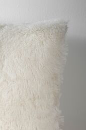 Catherine Lansfield 'Cuddly' Faux Fur Cushion in Cream - Size: 45 cm x 45 cm - thumbnail 3