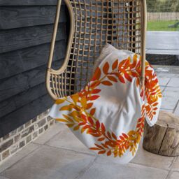 Benjamin Tate Design Orange & Red Autumn Leaves Blanket in Natural - Size: 120 cm x 150 cm - thumbnail 4