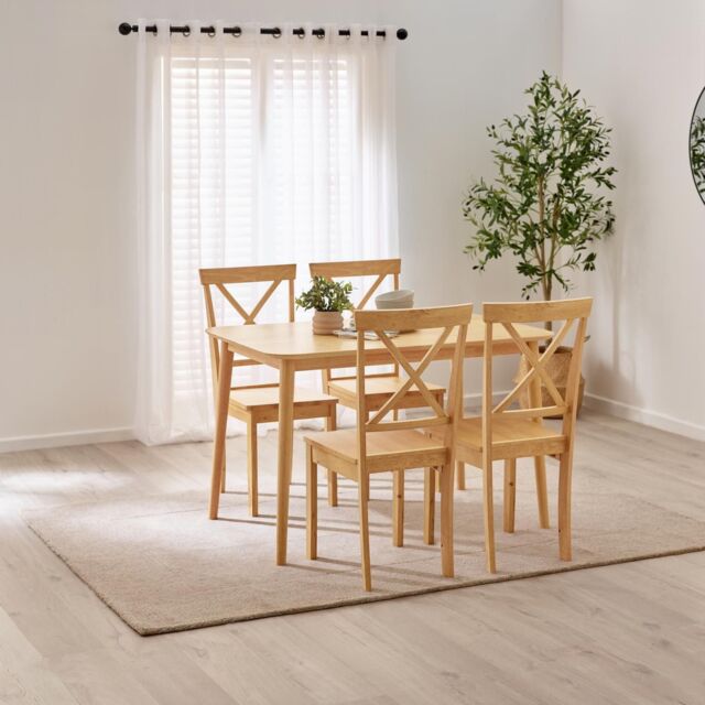FurnitureboxUK Lynton Small Oak Effect Wooden Dining Table & 4 Millford Chairs in Light Oak - image 1