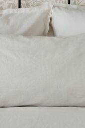 Morris & Co 'Pure Linen Cotton' Standard Pillowcase in Silver - Size: Standard Pillow Case - thumbnail 2