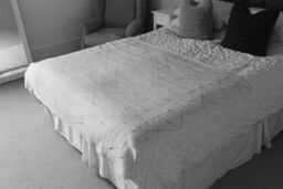 Benjamin Tate Design Geometric Simple Minimalistic Blanket in Natural - Size: 120 cm x 150 cm - thumbnail 3