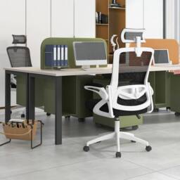 Costway Swivel Office Chair Adjustable Task Chair Mesh Executive Chair in White