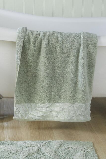 Dreams & Drapes 'Lacie' 100% Cotton Towel in Pale Green - Size: Bath Sheet - image 1
