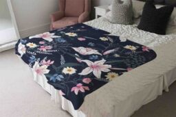 Benjamin Tate Design Tropical White & Pink Flowers Blanket in Natural - Size: 120 cm x 150 cm - thumbnail 3