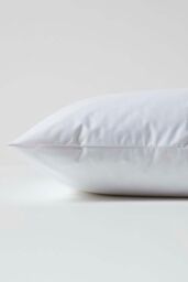Homescapes Waterproof Pillow Protectors 80 x 80 cm, Pack of 4 in White - Size: 80 x 80 cm - thumbnail 3