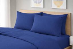 Homes-Linen Plain Dyed Polycotton Duvet Cover Set with Pillowcases in Royal - Size: Single - thumbnail 2