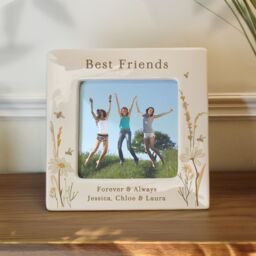 Personalised Memento Company Women's Personalised Bees & Daisy Ceramic 4x4 Frame in Beige - thumbnail 4