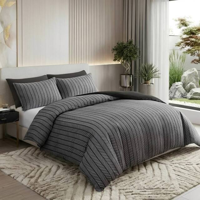 Pamposh Anti Allergy Microfibre Duvet Cover Set Reversible Quilt Covers in Black - Size: Single - image 1