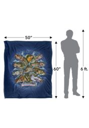 JQ Licensing American Sportfishing Freshwater Silky Touch Super Soft Throw Blanket 152 X 127 cm in White - thumbnail 5
