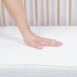 The Tiny Bed Company Luxury Pocket Sprung Cot Bed Mattress (160 x 80cm) in White - Size: Junior - thumbnail 4