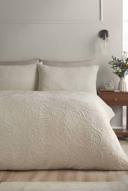 Catherine Lansfield 'Amelia Jacquard' Duvet Cover Set in Cream - Size: Double - image 1