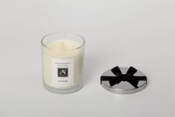 Aroma Naturals Minimalist Luxe Lune Rouge 1-Wick Scented Candle in White - Size: Medium - thumbnail 3