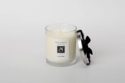 Aroma Naturals Minimalist Luxe Lune Rouge 1-Wick Scented Candle in White - Size: Medium - thumbnail 2