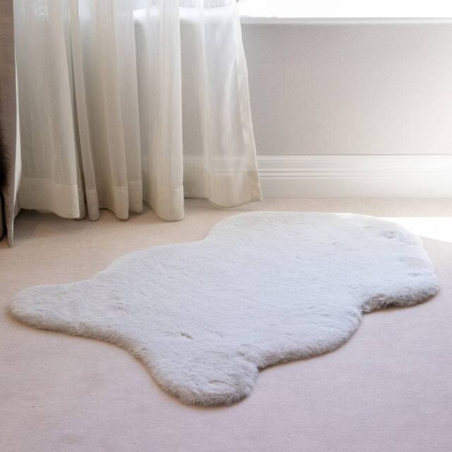 Voltico Super Soft Faux Fur Rug - Luxury Accent Rug for Bedroom & Lounge in Cream - Size: 100 cm x 110 cm - image 1