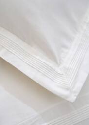 Truly Set of 2 White Micro Pleat Cotton Oxford Pillowcases - Size: Standard Pillow Case - thumbnail 1