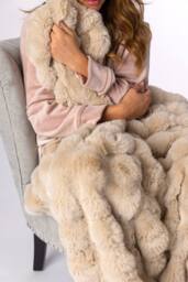Heat Holders Faux Fur Blanket Extra Soft Cosy Thermal Large Blanket 140x160cm in Beige - Size: 140x160 cm - thumbnail 4