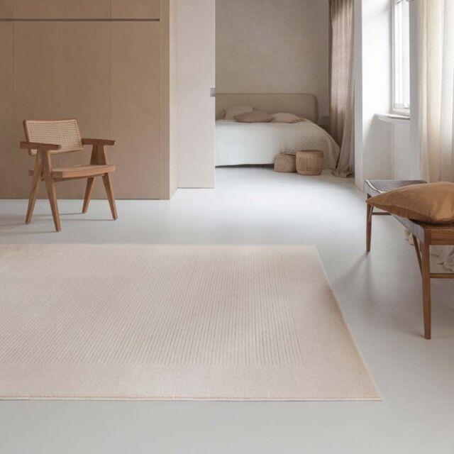 The Rug Shop UK Beige Wool Modern Abstract Easy to Clean Area Rug - Size: 135 cm x 200 cm - image 1