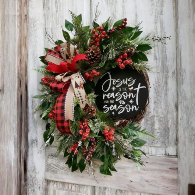 Leaper 35CM Christmas Vine Wreath Decoration Hanging Ornament in Green - image 1