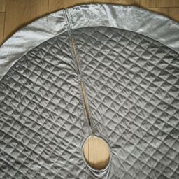 "Dibor Grey Velvet Quilted Christmas Tree Decoration Christmas Tree Skirt 36""" - thumbnail 3