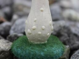 Marco Paul Pack of 3 Novelty Resin Miniature Mushroom Garden Ornaments - thumbnail 4