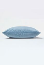 Homescapes Luxury Soft Velvet Cushion in Blue - Size: 30 cm x 50 cm - thumbnail 4