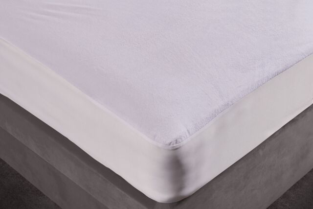 The Linen Consultancy 'TLC 5 Star Hotel Concept' Terry Twin Pack Waterproof PU Mattress Protector in White - Size: Super King - image 1