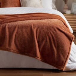 Furn Kallu Reversible Faux-Fur Throw in Orange - Size: 150 cm x 200 cm - thumbnail 4