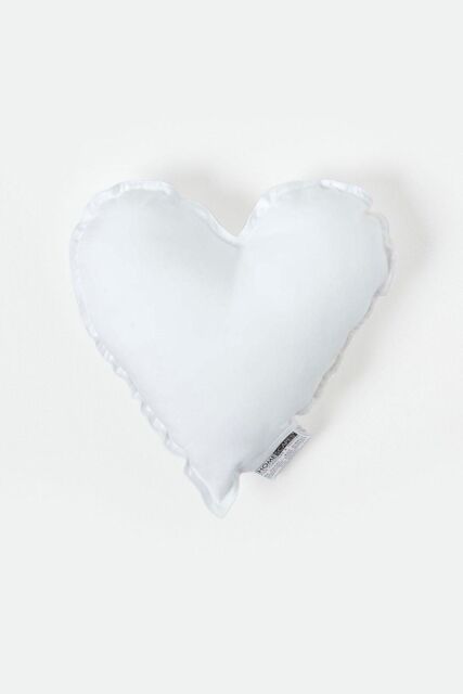 Homescapes Super Microfibre Heart Shaped Cushion Pad - Cushion Filler & Inserts in White - Size: 30 cm x 30 cm - image 1