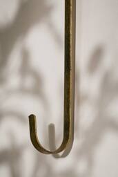 Dibor Traditional Luxury Hare Door Wreath Hanger in Gold - thumbnail 4