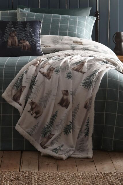 Dreams & Drapes 'Bear Walks' Soft Fleece With Sherpa Reverse Throw in Natural - Size: 150 cm × 200 cm - image 1