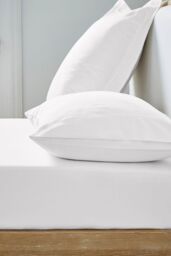 Ted Baker 'TB Plain Dye' Cotton Sateen Fitted Sheet in White - Size: Super King - thumbnail 2