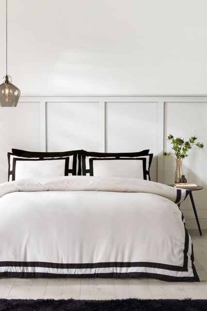 Catherine Lansfield 'So Soft Mono Panel' Duvet Cover Set in Cream - Size: Single - image 1