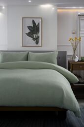 The Lyndon Company St Quentin 100% Cotton Reversible Duvet Bedlinen - Deyongs 1846 in Green - Size: Double - thumbnail 2